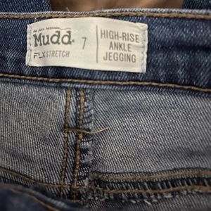 Mudd size 7 skinny jeans